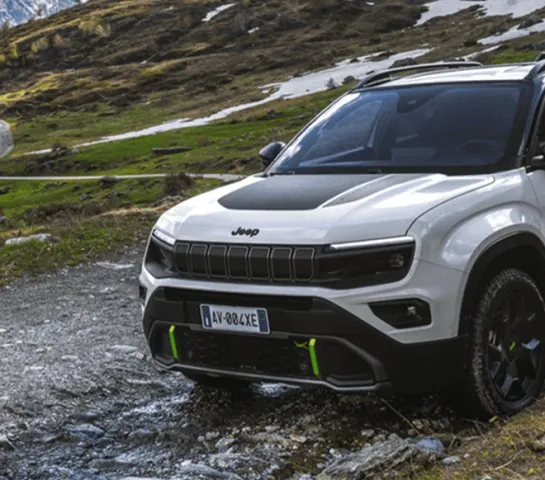 NEUER JEEP® AVENGER 4xe